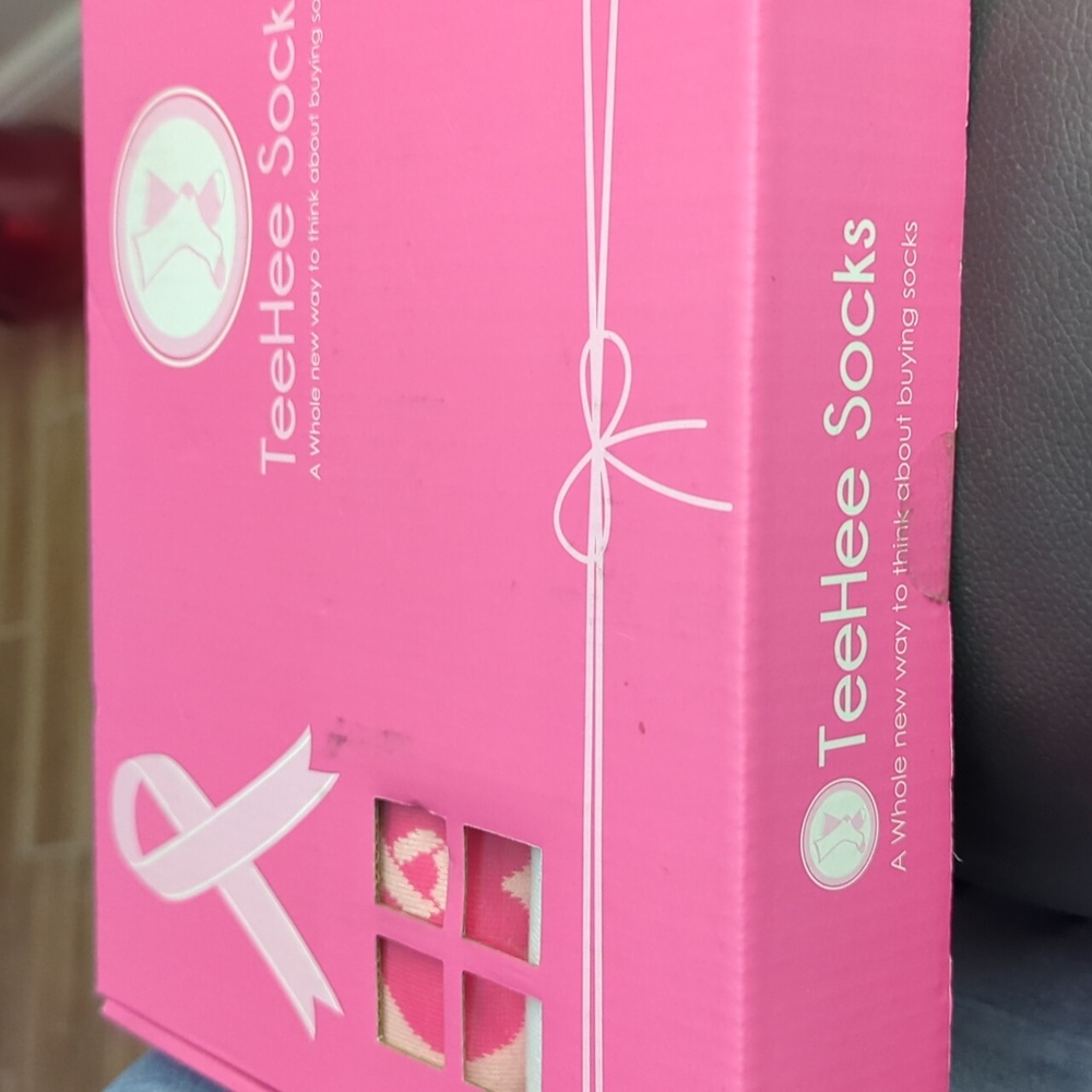 TEEHEE 12 BREAST AWARENESS ANKLE SOCKS WOMENS 6-12